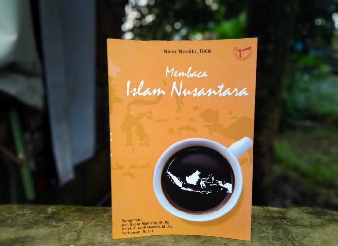 Review buku membaca Islam Nusantara