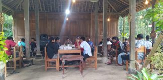 Sekolah Wirausaha Desa diadakan di kafe jegangan