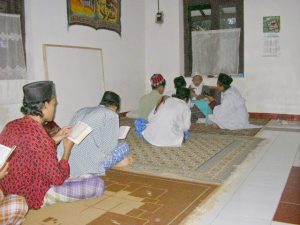 KH Yusuf Azhary saat mengajar nagji Al Quran