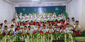 Doa dan Harapan Iringi Pelepasan Siswa MI Ma’arif NU 1 Pandansari