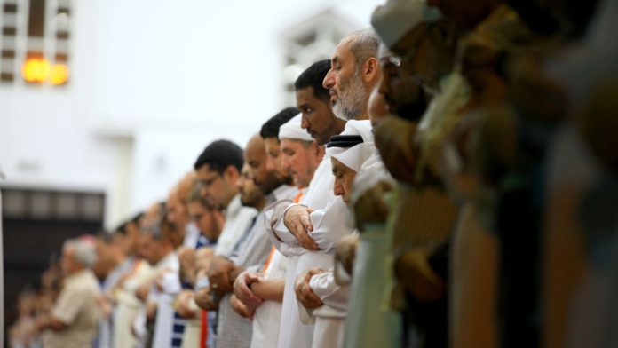 Problematika Seputar Sholat Jumat