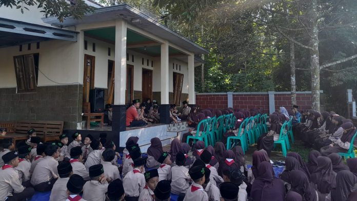 MI Ma’arif NU 01 Pandansari Kenalkan Tradisi Takziyah dan Tahlil Sejak Dini