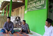 Sebuah Madrasah di Emperan Rumah