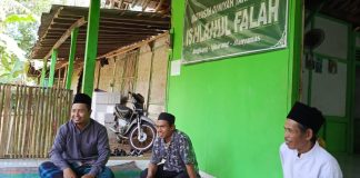 Sebuah Madrasah di Emperan Rumah