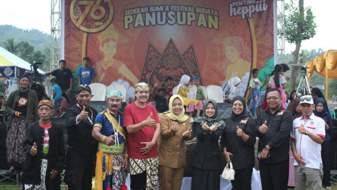 Camat dan DPRD Apresiasi Festival Budaya Panusupan, Spektakuler di Tingkat Desa!