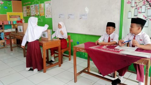 Belajar Demokrasi dari Kelas, Cara MI Ma’arif NU 01 Pandansari Memilih Ketua Kelas