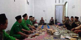 Ansor Banser Kedungbanteng Takziyah ke Rumah Anggota, Jaga Ukhuwah Lewat Doa Bersama