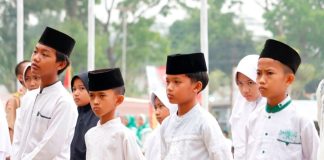 Khutbah Jumat: Santri Mengawal Indonesia Menuju Peradaban Dunia
