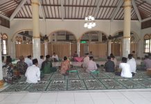 Perkuat Ideologi Aswaja, Syuriah MWCNU Cilongok Kaji Kitab 'Mafahim Yajibu An Tushahhah'