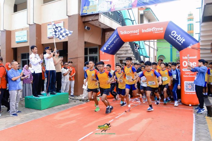 Ribuan Pelajar Ikuti SMK Ma’arif NU 2 Ajibarang Fun Run 2025