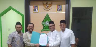Dukung Klinik NU Medika Cilongok, PCNU Banyumas Serahkan Bantuan Ambulans
