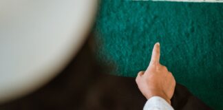 Khutbah Jumat: Sholat Adalah Mi’rajnya Orang Beriman