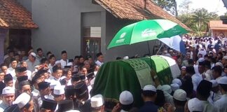 Ribuan Jamaah Antar Jenazah Habib Muhammad Al Habsyi ke Peristirahatan Terakhir (Foto/kitayatulahyar)