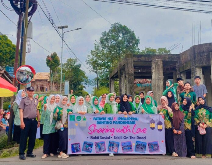 Fatayat NU Pandansari Bagikan 1.200 Takjil dan Paket Sembako, Arin: Kami Ingin Tebarkan Manfaat