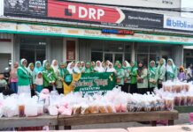 10.629 Takjil Dibagikan Serentak oleh Fatayat NU Ajibarang, Ketua PAC: Kami Ingin Hadir di Tengah Masyarakat