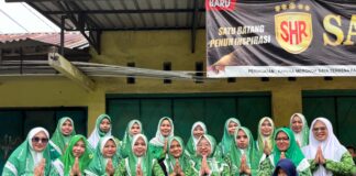 Fatayat NU Ranting Tinggarjaya Bagikan Takjil Gratis di Jalur Jatilawang-Wangon