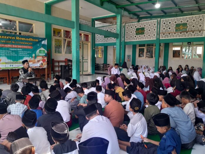 Perkuat Akhlak Siswa, MI Ma'arif NU 01 Pandansari Ajarkan Kitab Taisirul Kholaq di Pesantren Ramadhan