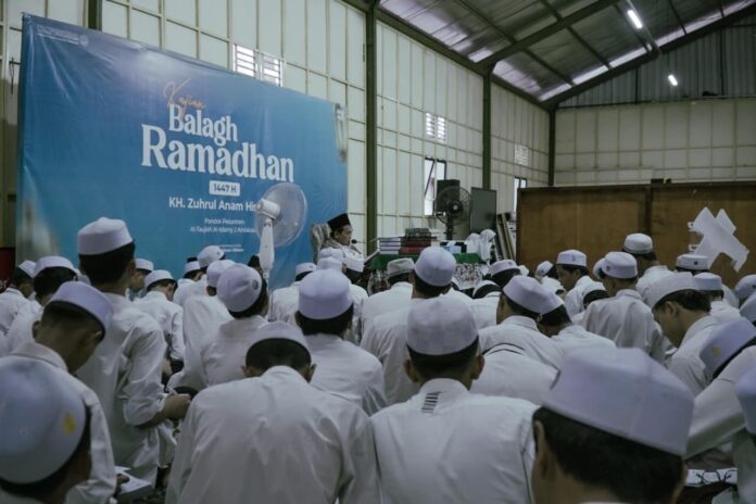 Dua Kitab Dikhatamkan, Santri Andalusia Tuntaskan Ngaji Balagh Ramadhan Bersama Gus Anam