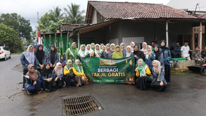 WhatsApp Image 2026-03-15 at 21.16.11 Semarak Ramadhan, Pemuda NU Beji 1 Bagikan 1.256 Takjil Gratis