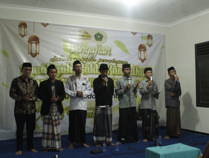 10 Hari Mengabdi, Siswa MA Ma'arif NU 1 Cilongok Hidupkan Syiar Ramadhan di Gununglurah
