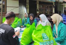 PC Fatayat NU Banyumas Bantu Korban Puting Beliung Cilongok, Tati Irawati: Kami Tak Bisa Tinggal Diam