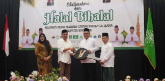 Sinergi Membangun Daerah, Bupati Serahkan Mobil Operasional untuk PCNU Banyumas