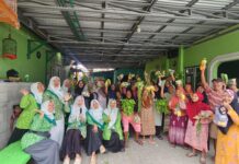 Jumat Penuh Berkah di Mersi, “Pagi Itu Ibu Pulang Membawa Sayuran, Tahu, Tempe dan Kebahagiaan” Jumat Penuh Berkah di Mersi Pagi Itu Ibu Pulang Membawa Sayuran Tahu Tempe dan Kebahagiaan