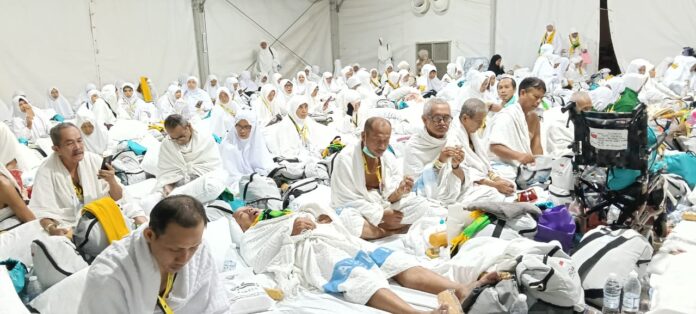 Jamaah Haji KBIHU NU Al Arofat Kloter SOC 75 Khidmat Ikuti Wukuf di Arafah