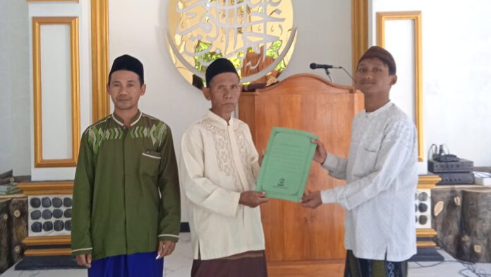 Mahasiswa KKN UNUGHA Cilacap Fasilitasi Penerbitan SK Takmir Masjid Baitussalam Kedunggede