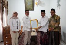 Gus Anam Terima Sertifikat Halal AMDK Ar Royyan, BI Dorong Andalusia Jadi Prototype Ekonomi Pesantren